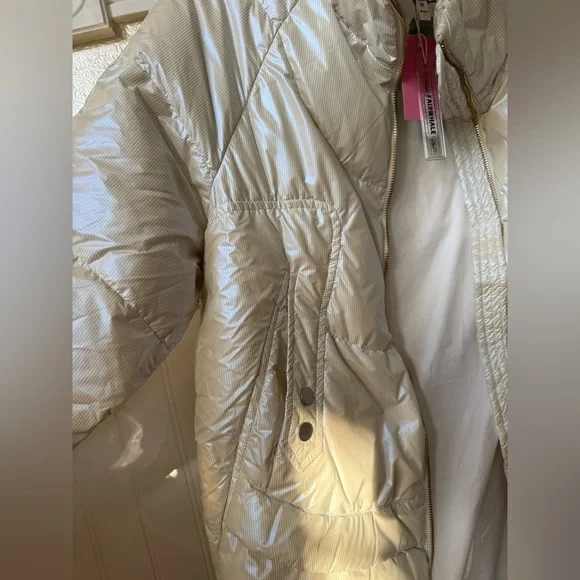 Shimmering Silver Puffer Jacket - Picture 2 of 8